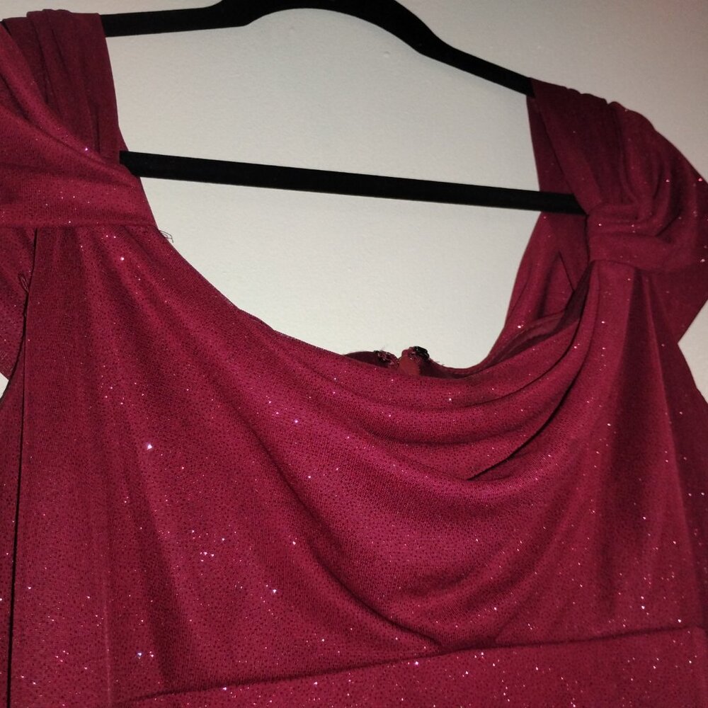 Women's Party Dress - Picture 3 of 12
